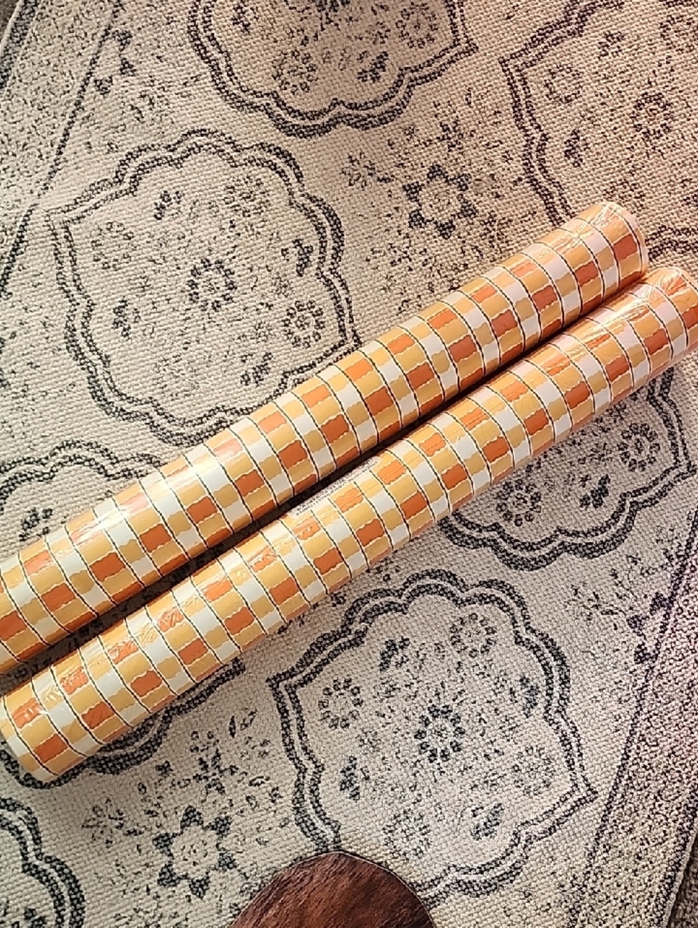 Retro Orange Checkered Wallpaper